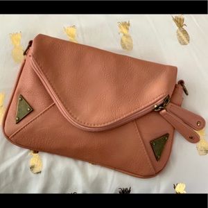 Candie’s coral clutch 💖